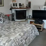 Ground Floor,top Level Appartement *