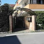 Ground Floor,top Level Padua