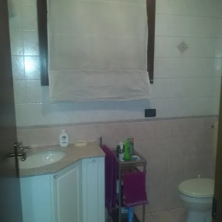 Ground Floor,top Level *