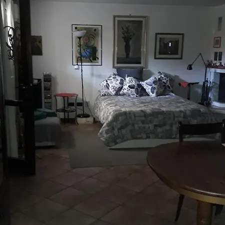 Ground Floor,top Level *