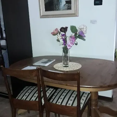 Ground Floor,top Level Apartment Padova
