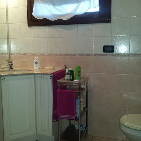 Ground Floor,top Level *